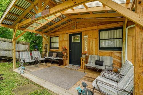 Dixon House | Riverfront Retreat 7 Miles From Ft Leonard Wood