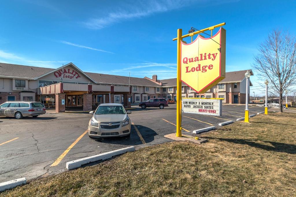 Rockford Hotel | Rode Way Inn