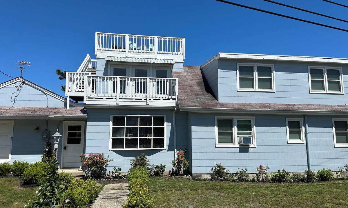 Cape May Point House | Rollo's Roost is an authentic-funky and quaint beach house. Bright & charming.