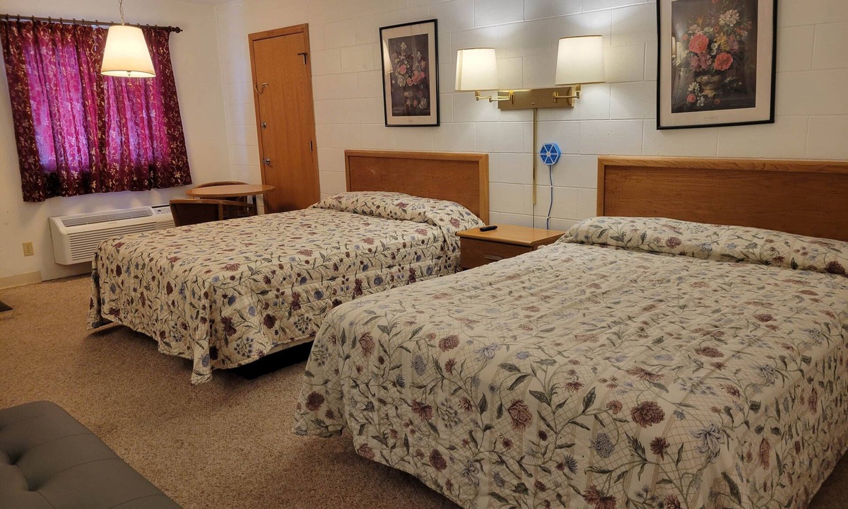 Cresco House | Room 20 At The Cresco Motel