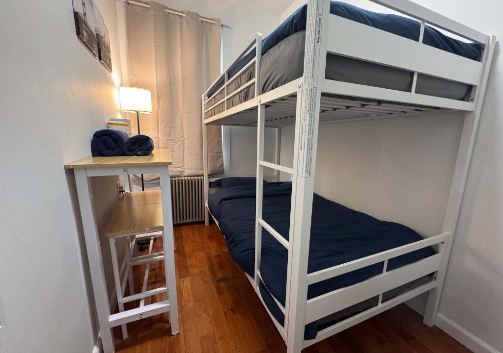 Chelsea Apartment | Room in Chelsea 2 with Kitchen - Shared Bathroom -5th Floor Walk-UP