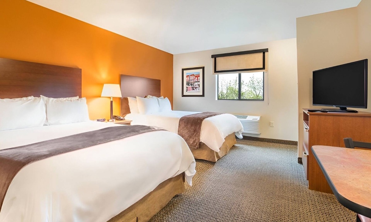 Berwick Hotel | Room with Kitchen Setup In The Heart of Ankeny Near Iowa Culinary Institute