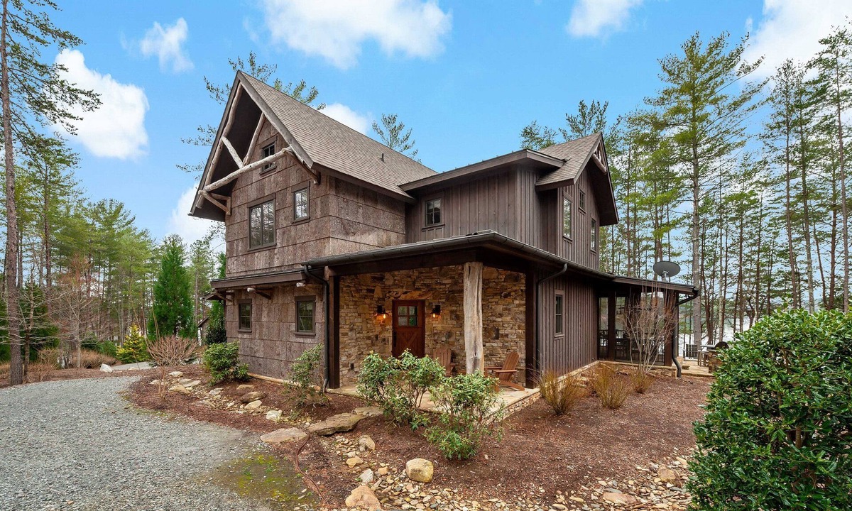 Nebo House | Row House | Lakefront Luxury, Private Dock, Gas Grill & Fire Pit!