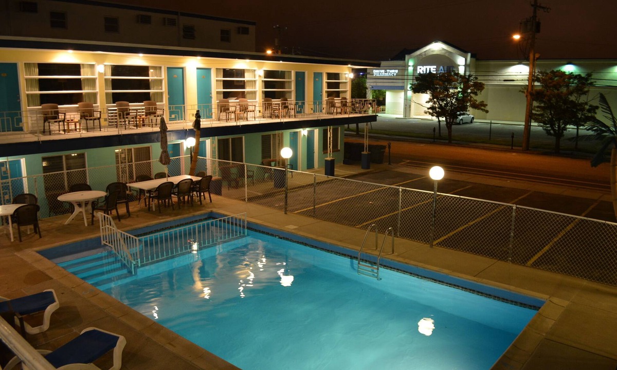 Wildwood Hotel | Royal Court Motel