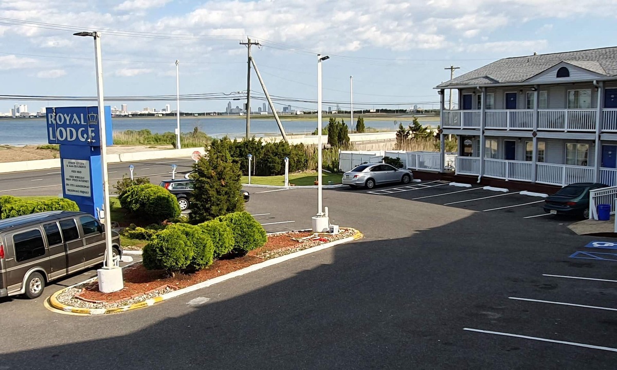 Absecon Hotel | Royal Lodge