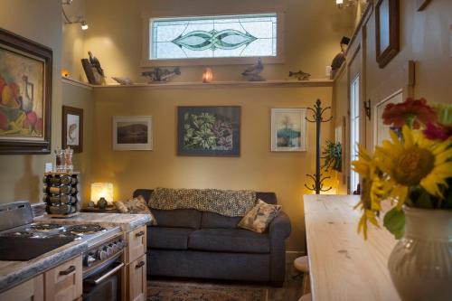 Ellsworth House | Rush River Cottage & Gardens