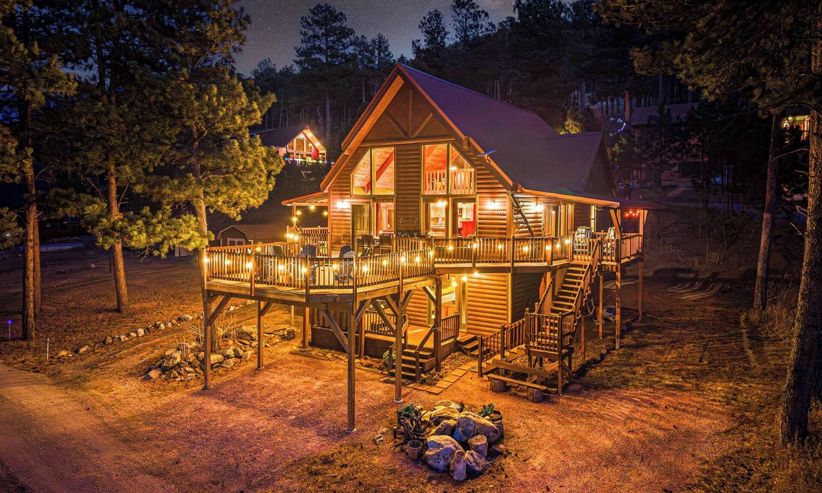 Keystone Cabin | Rushmore Retreat - View of Mt Rushmore + Hot Tub + Game Room