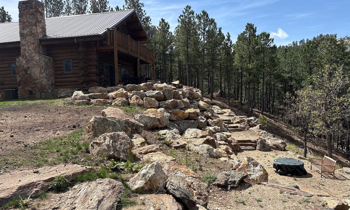 Keystone House | Rushmore View Retreat