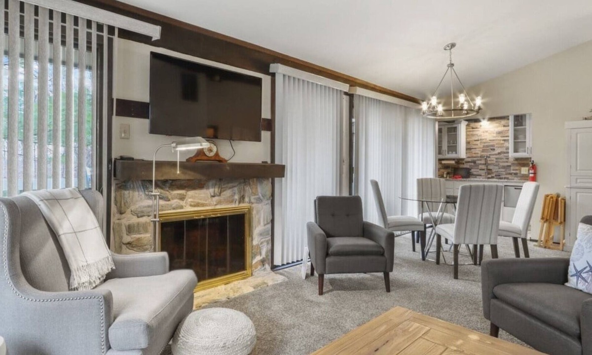 Fontana Condo | Sail Away @ Abbey Springs |Golf Cart |Golf Course |Wooded View |Wraparound Deck |Pool |Tennis |Beach
