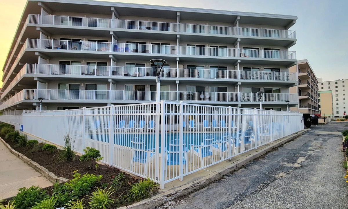Midtown Ocean City Condo | Sandy Jack's on 80th, 1 bedroom. Steps to the beach and pool! Stocked!