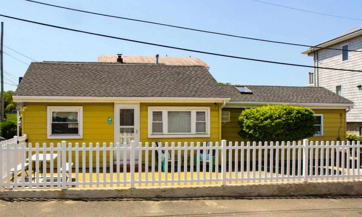 Sea Bright House | Sea Bright Beach House Sleeps 6 Perfect for a Family with little ones!