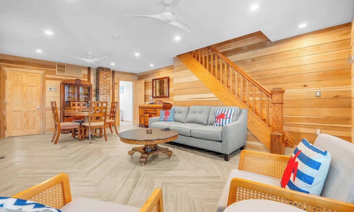 Sea Bright House | Sea Bright Cottage · Steps to Beach · Private Yard
