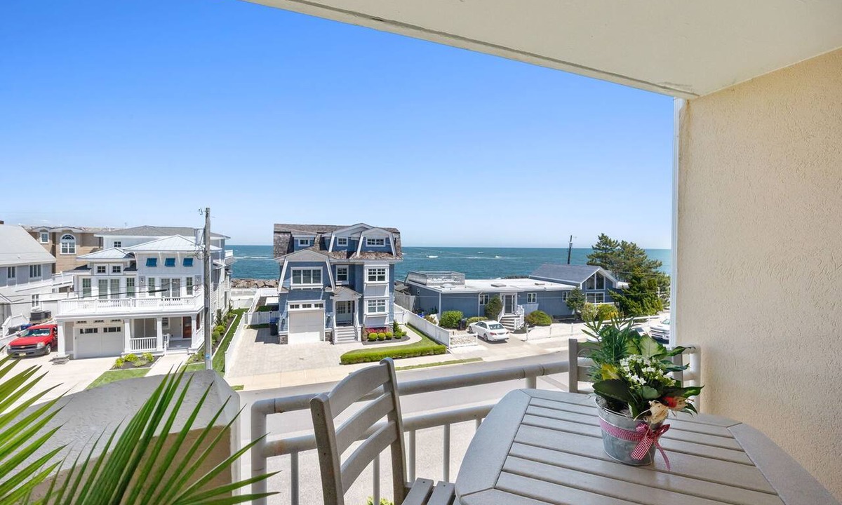 Avalon Condo | Sea La Vie - Oceanview Condo with Pool