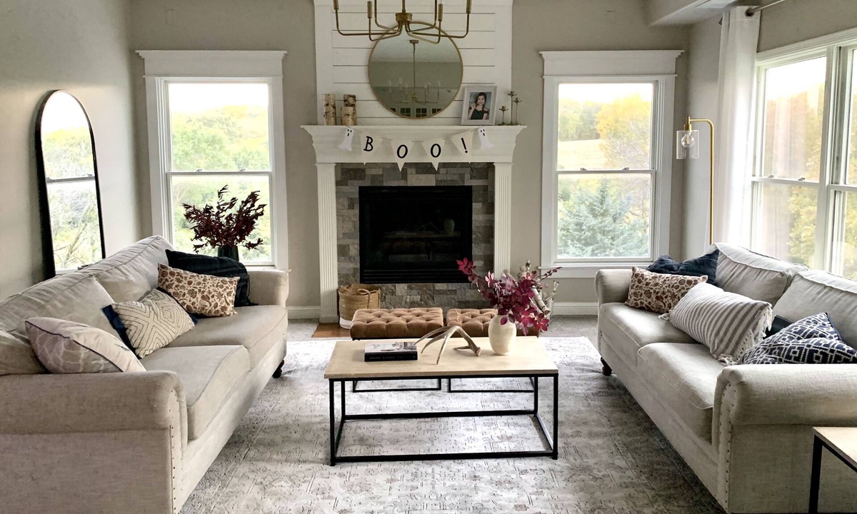 Honey Creek House | Secluded, spacious, hilltop acreage home with stunning views of Omaha skyline