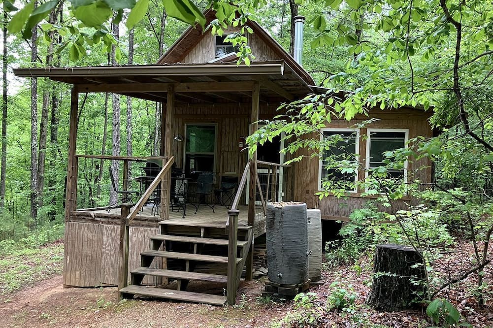 Muscadine Cabin | Secluded Woodland Cabin for an Authentic Off-Grid Nature Escape in Fruithurst, Alabama