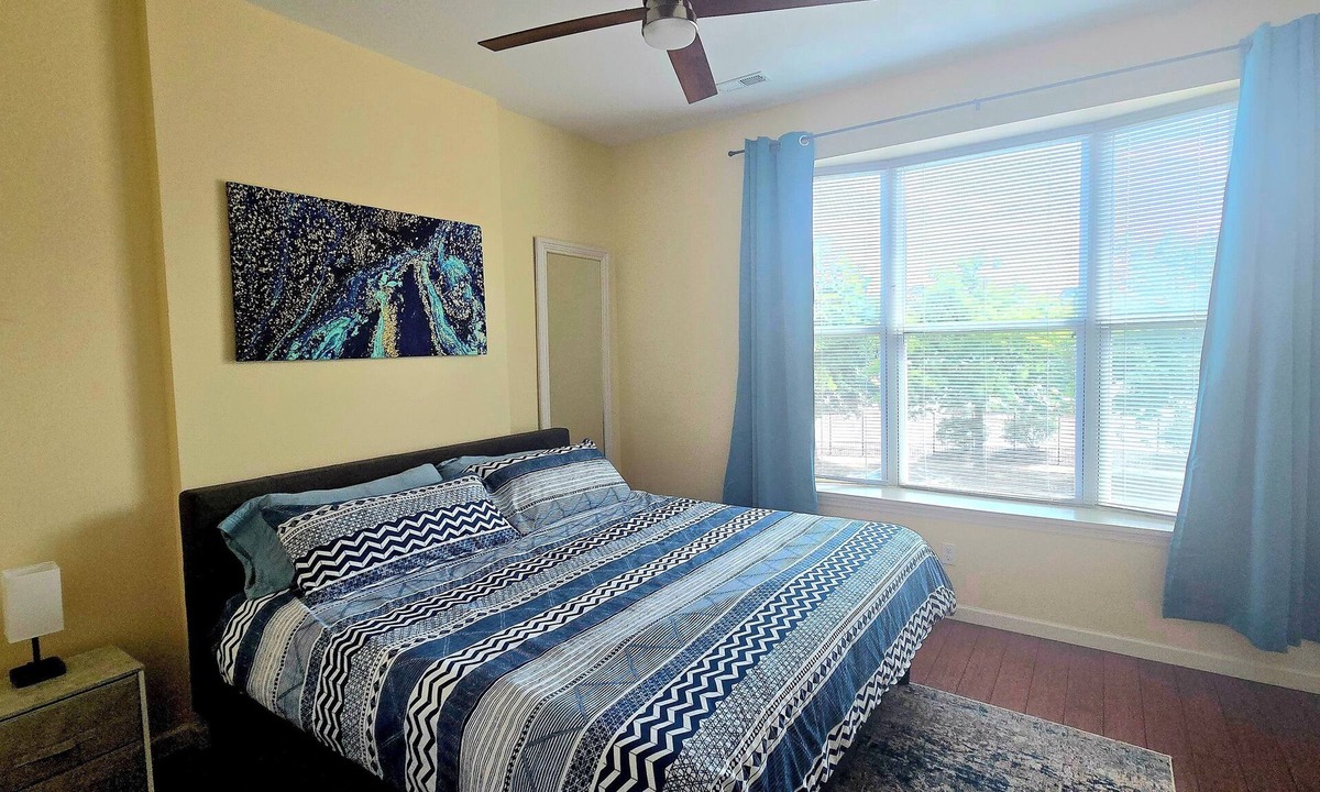 The Gate Apartment | Second Floor King Bed w/Off-Street Parking
