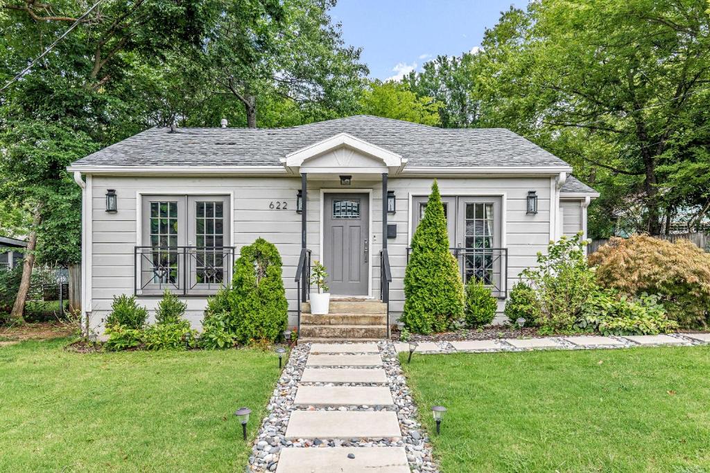 Fayetteville House | Serene On Maple - Close to DT and U of A