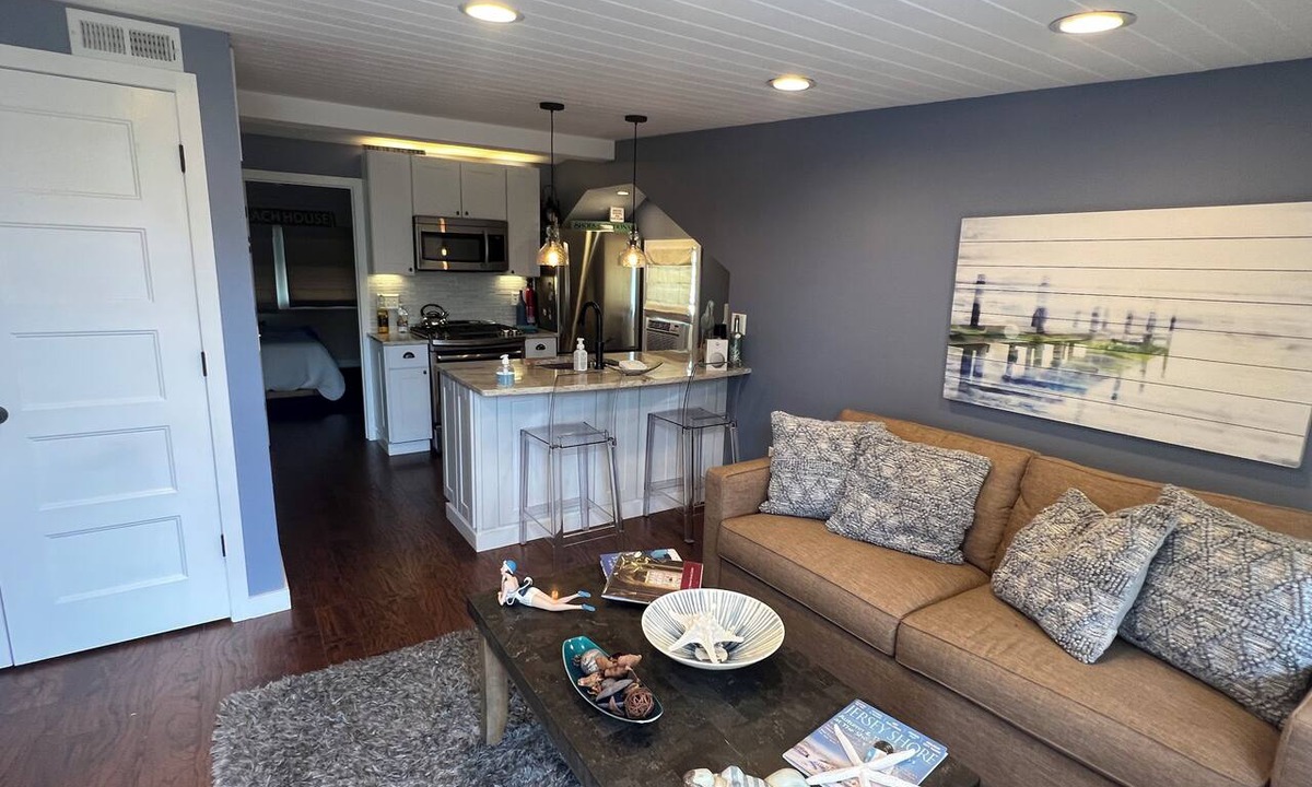 Ortley Beach Apartment | Short Term Rental: Charming 1-bedroom apartment in Seaside Park with WiFi, AC