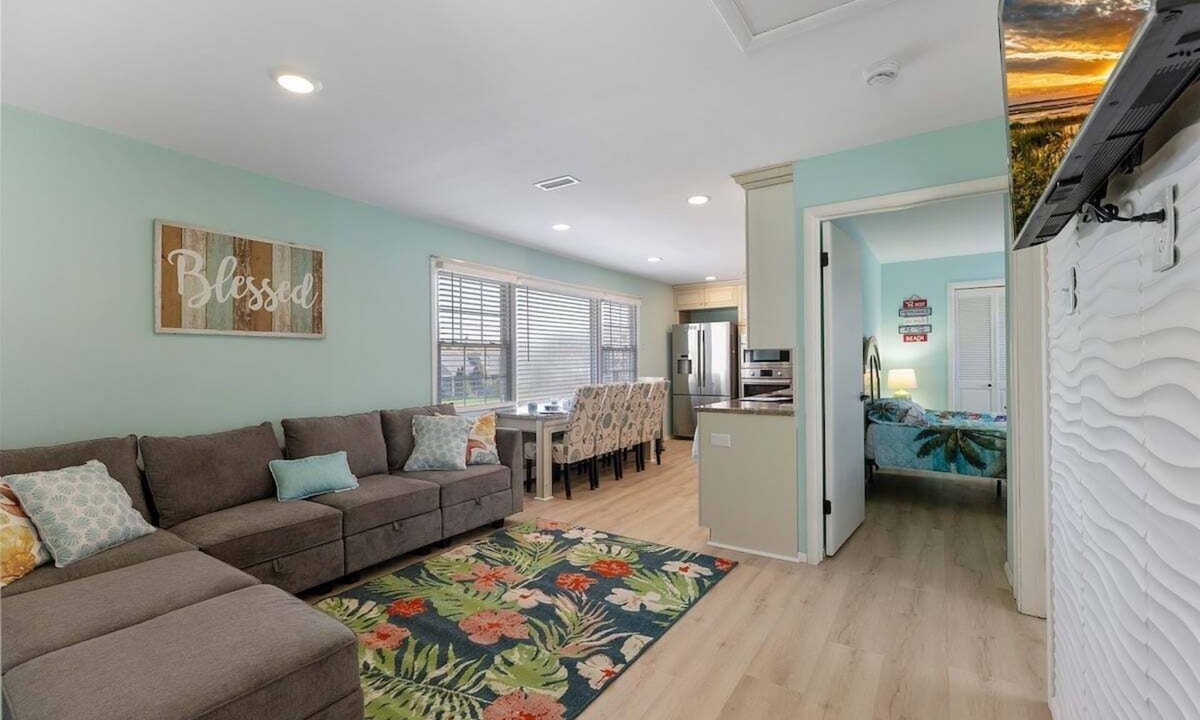North Wildwood House | Short Walk to the Beach Modern 2 BR Summer Getaway