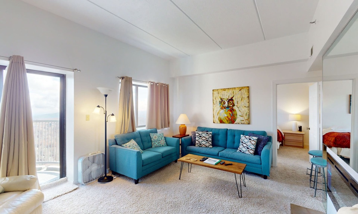 Sugar Mountain Condo | Sixth-floor, mountain view condo w/a wood fireplace, shared hot tub, & pool