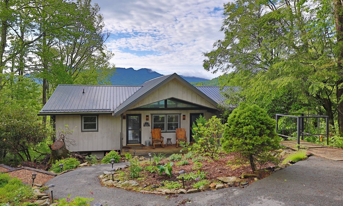 Sugar Mountain House | Ski Chalet: 0.5 mi to slopes. Great view-Fireplace