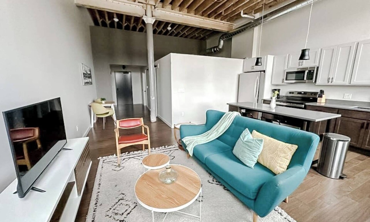Newton Apartment | Sleepover | Radiant 1BD/1BA Loft - Newton