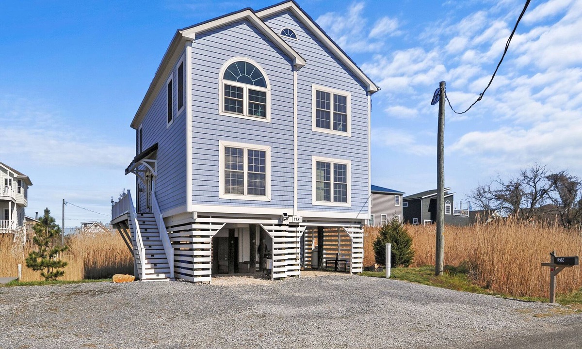 Bowers Beach House | Sleeps 12. Near Bowers Beach, DE Turf, Speedway, AF Base, Casino. New Listing!