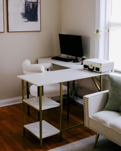 Irving Park East Apartment | Sleeps 4 New Modern 1BR Private Workspace