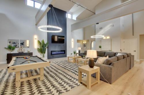 Louisburg House | Sleeps 40! Entire Condotel Outside Overland Park