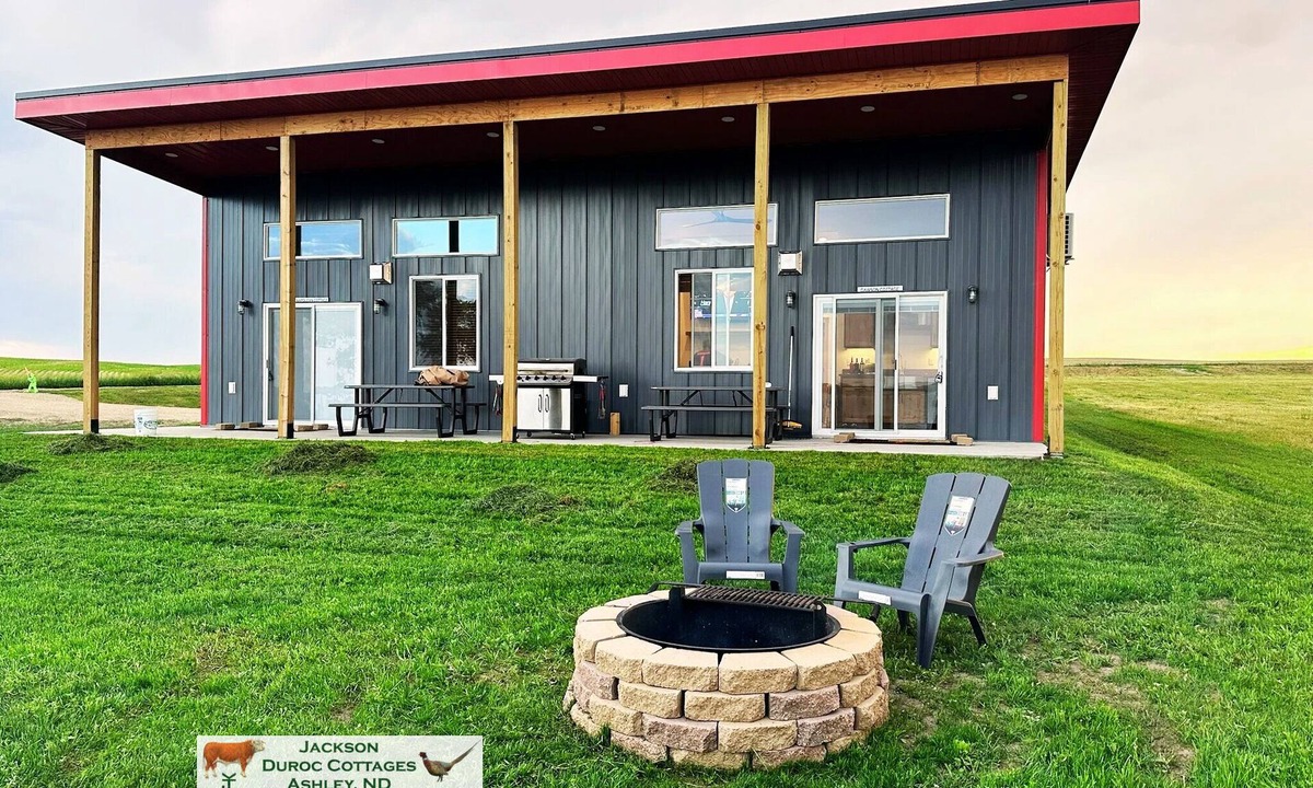 McIntosh County Cabin | Sleeps Up to 12, Lakefront Stay at Dry Lake, ND: Wishek & Ashley Cottage