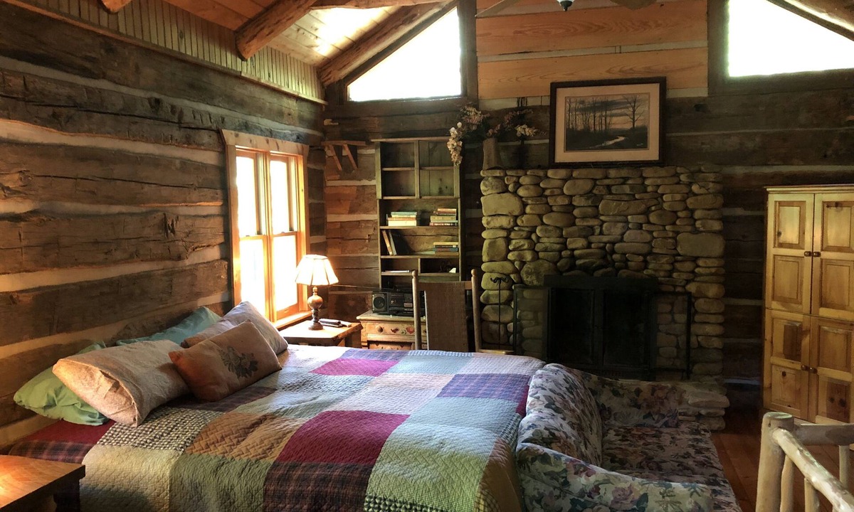 Sevierville Cabin | Smokey Mtn. Romantic Handcrafted Cabins