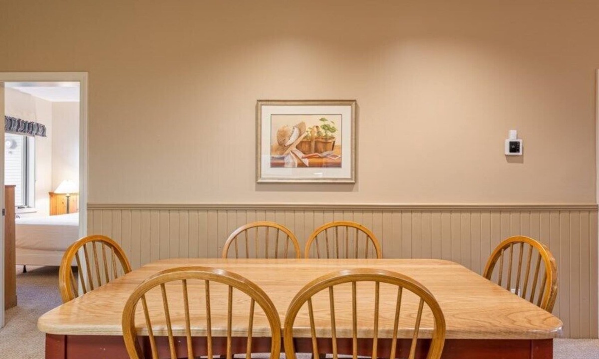 Jeffersonville Condo | Smugglers Notch | Ski Escape | Pool & Slopes | 2BR Suite