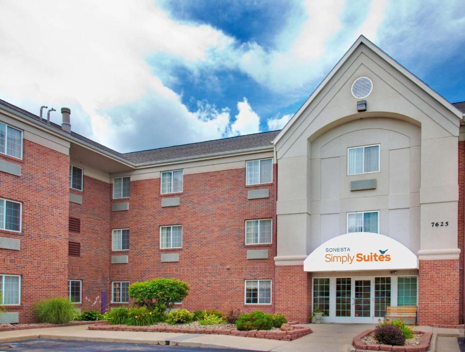 West Des Moines Hotel | Sonesta Simply Suites Des Moines