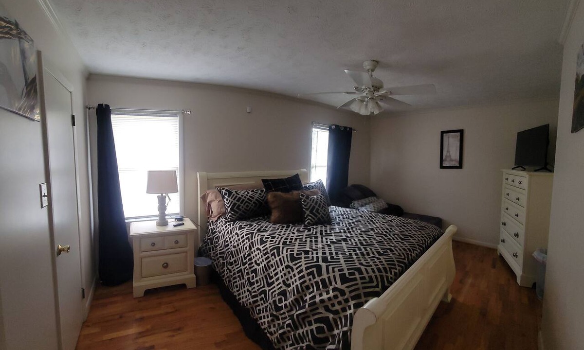 Lumberton House | Soothing 2-bed charming ranch home in quiet neighborhood with fully fenced yard!