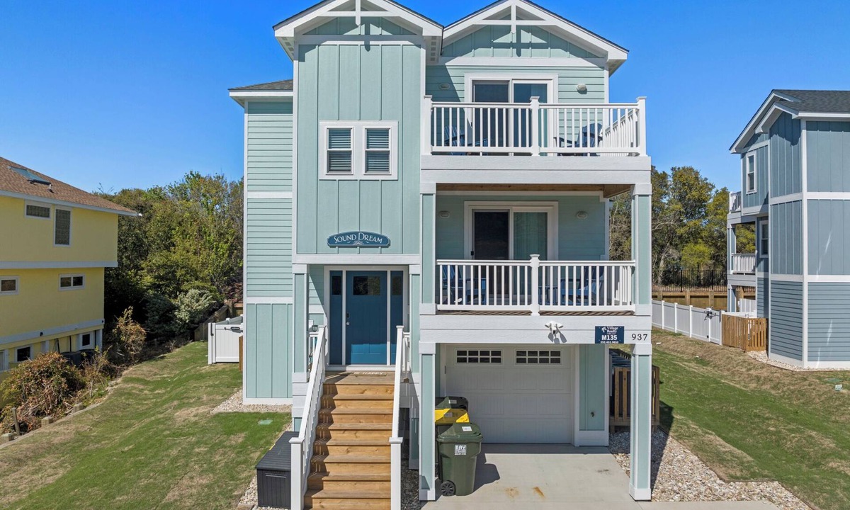 Monteray Shores House | Sound Dream: New Build | Pool & Hot Tub