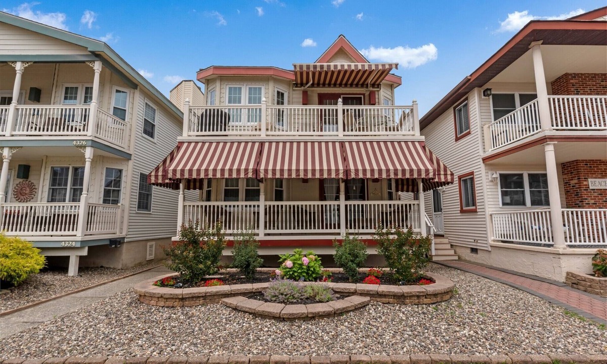 South End Condo | South End Gem, only a block and a half from the beach!