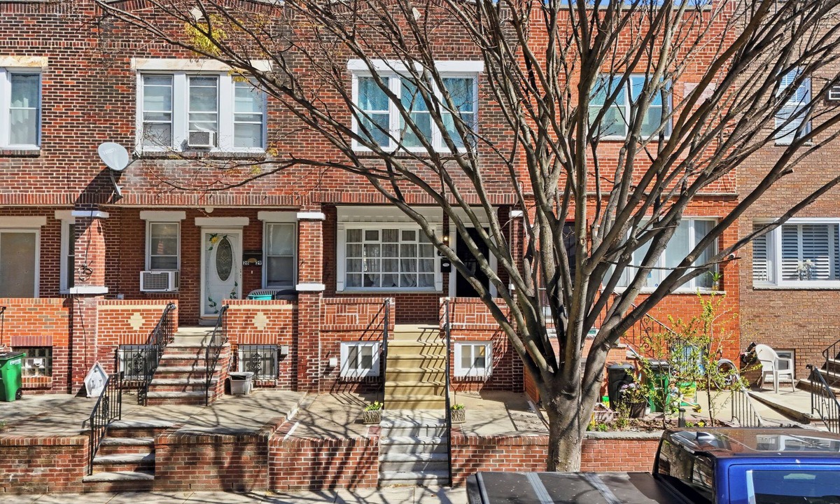 South Philadelphia House | South Philly Sunrise-3 Bedroom Townhome Stadium District
