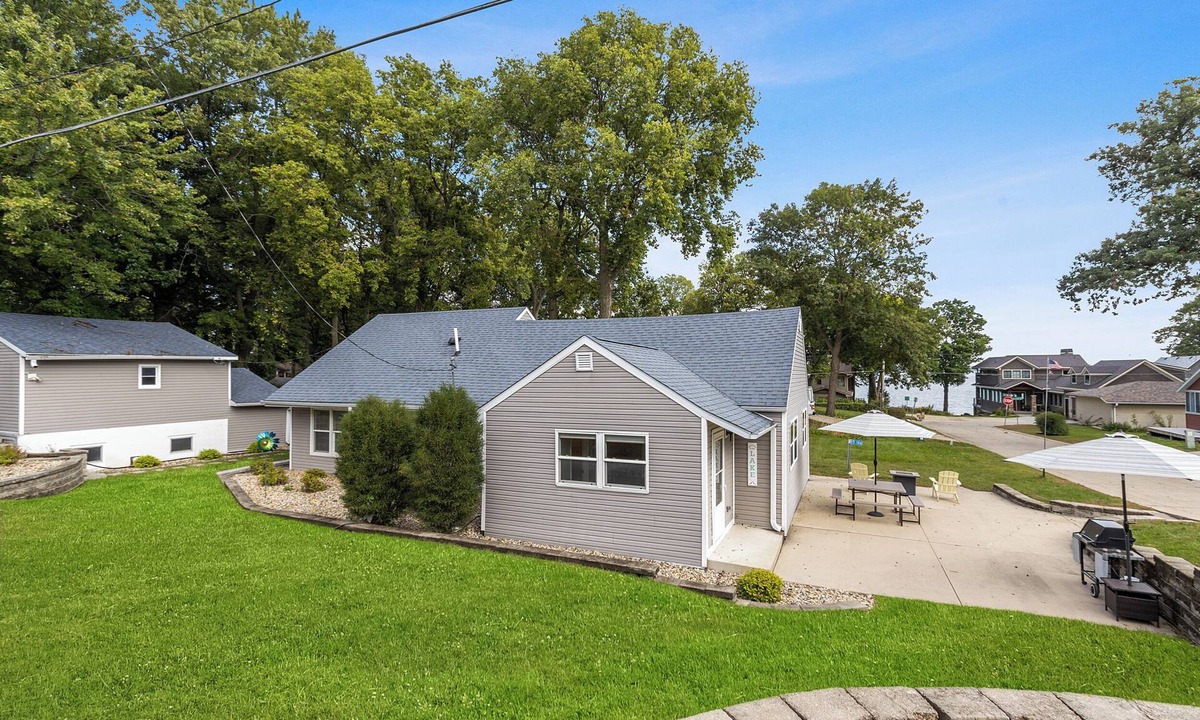 Clear Lake House | South Shore Cottage