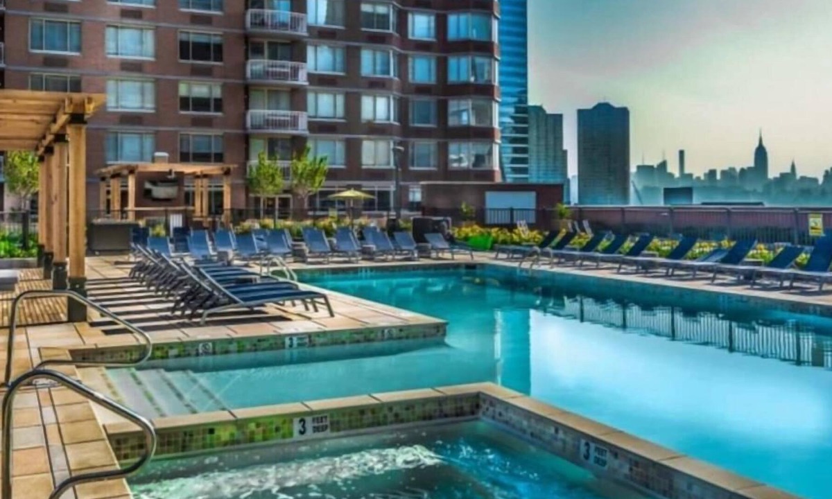 Hudson Exchange Apartment | Spacious 1BR | Full Kitchen | Jersey City by GLS