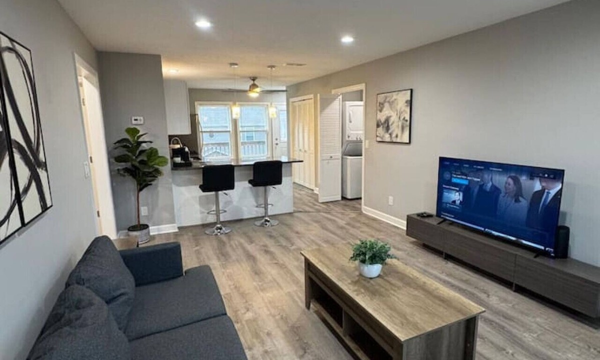 South Beloit Apartment | Spacious 2BR Apt (Sleeps 6): 2 KING Beds & Balcony