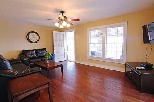 Florence House | Spacious 2BR Condo Near Wilson Park and Live music