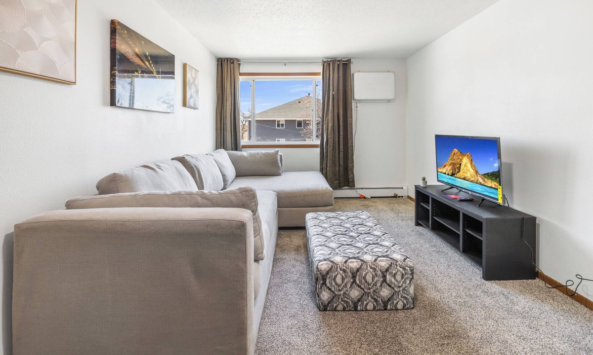 St. Cloud Apartment | Spacious 3-bedroom apartment with AC, WiFi in fantastic St. Cloud!