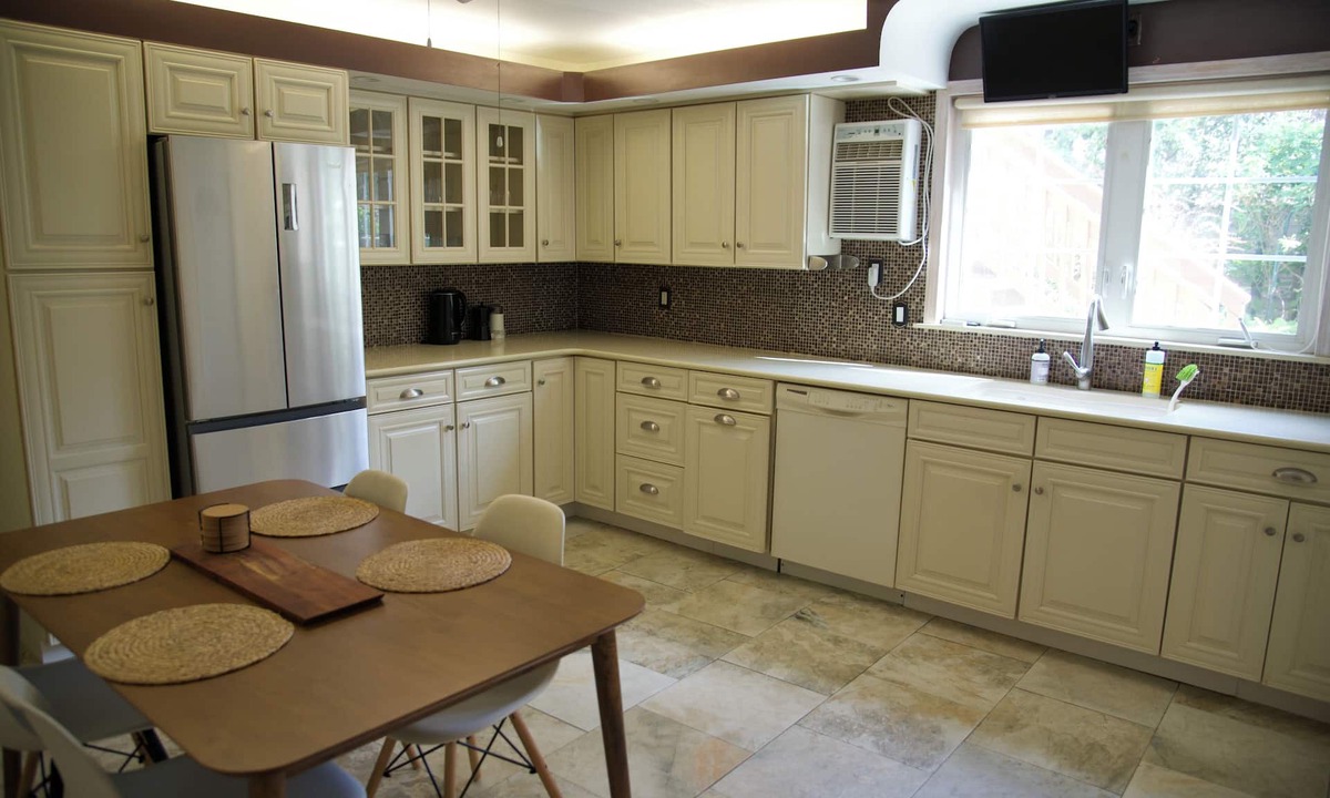 Greenpoint House | Spacious 3-bedroom townhome 45mins from World Cup