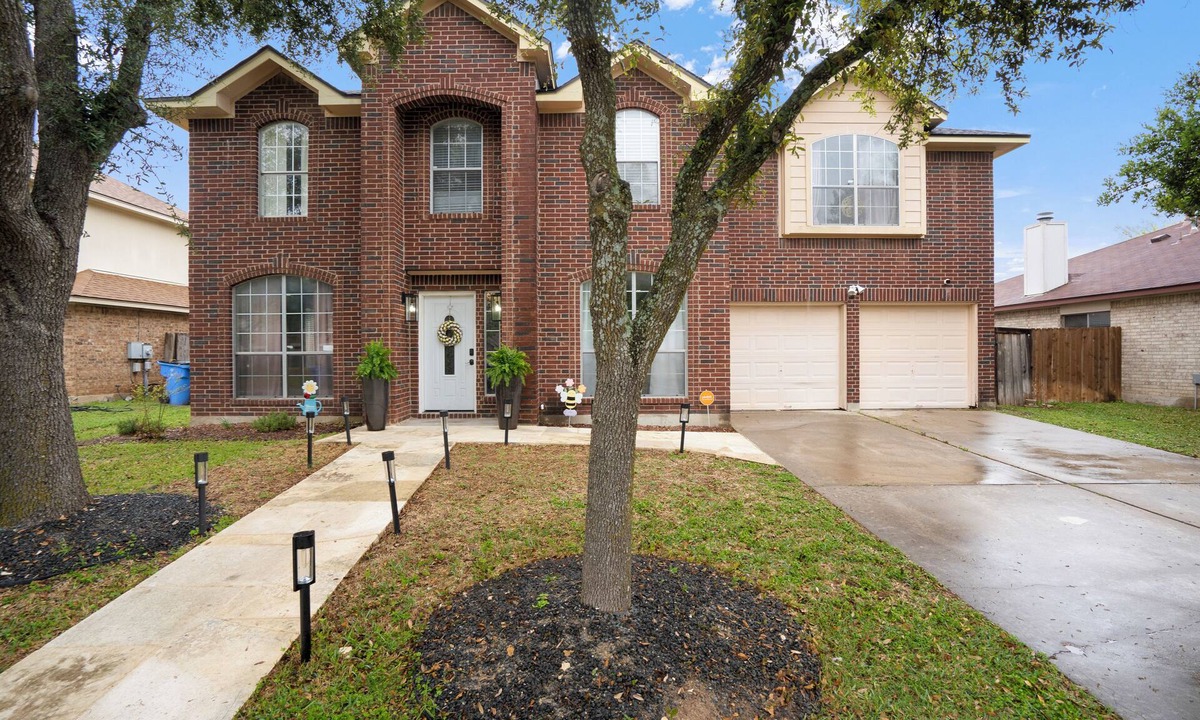Springbrook House | Spacious 4-bedroom house in charming Round Rock with WiFi, AC