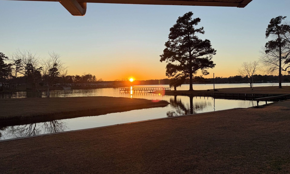 Manning House | Spacious 4-bedroom house in marvelous Manning with AC and outdoor fireplace.