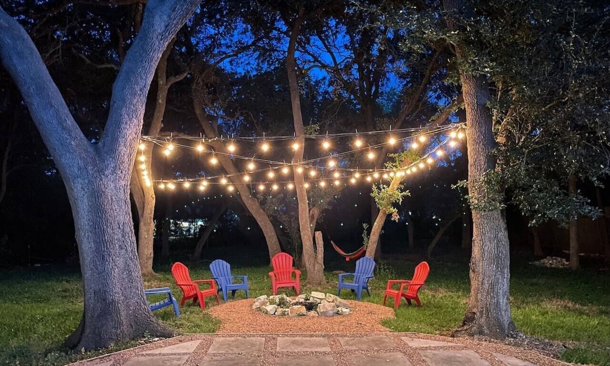 Cedar Park House | Spacious 4 Bedroom with Huge Backyard & Workspaces