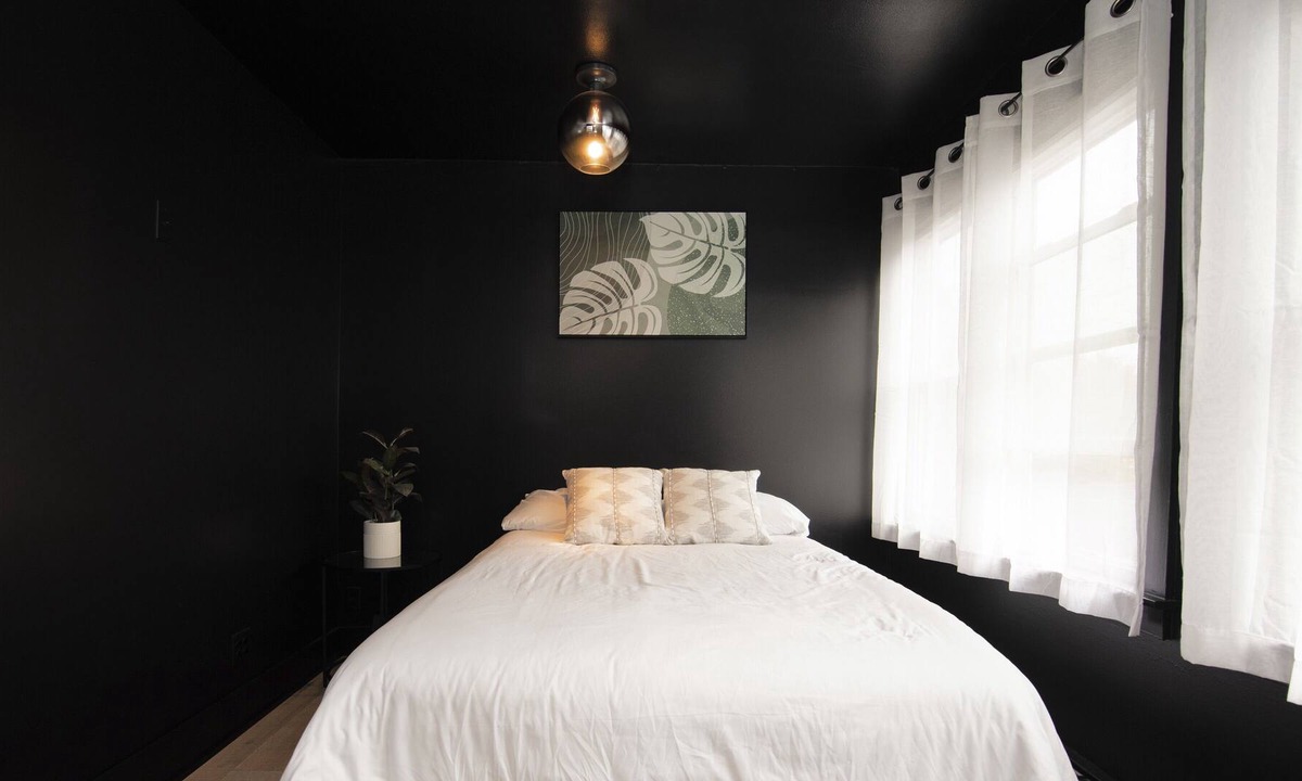 Plattsburgh House | Spacious 5 bedroom Modern Rental w/ POOL TABLE