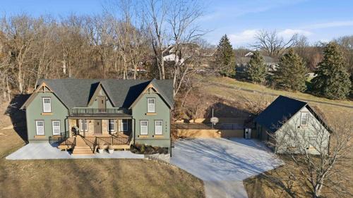 Saylorville House | Spacious 5BR Retreat w Game Room Huge Drive & Private Setting