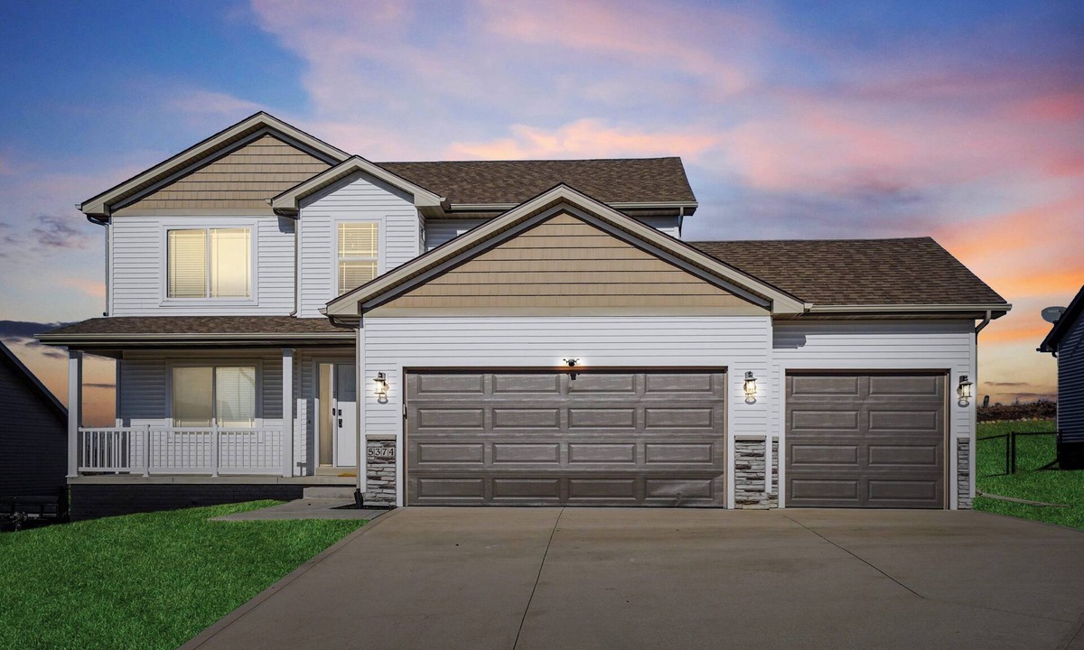 Pleasant Hill House | Spacious 6-bedroom house in adorable Pleasant Hill with AC