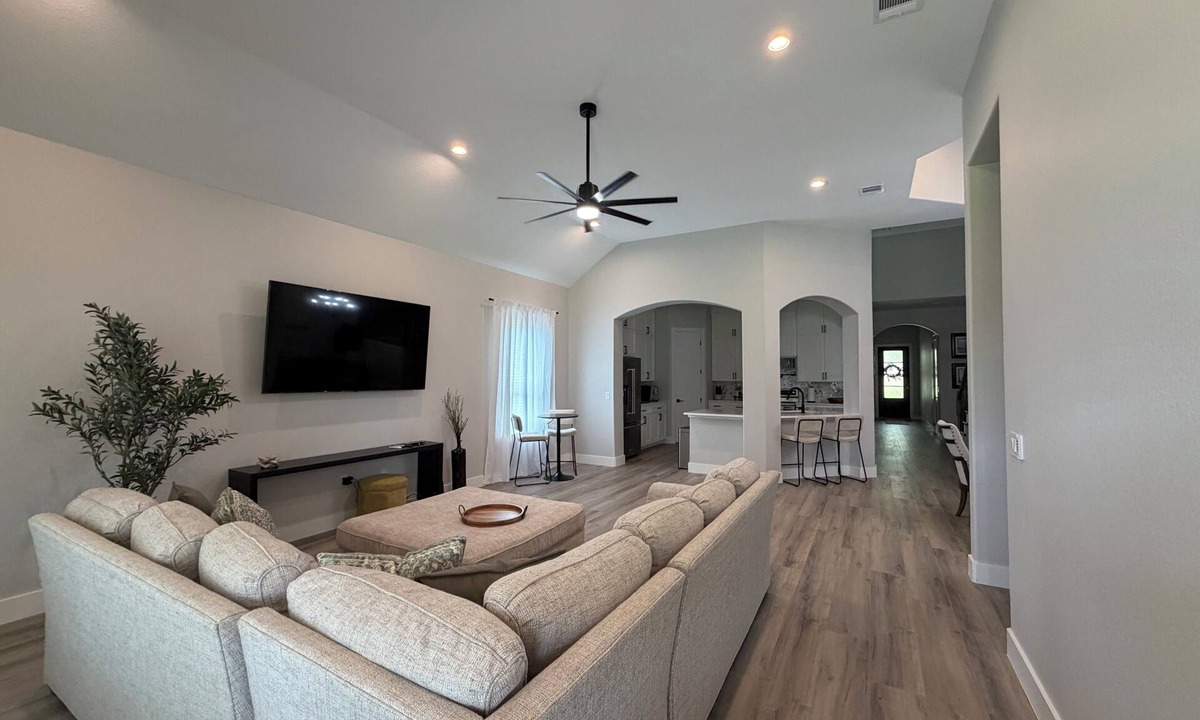 Kyle House | Spacious luxurious 4-bedroom 4-full bathroom house easy access to IH-35